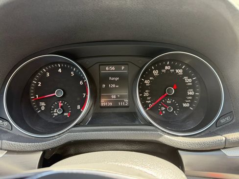 Used 2018 Volkswagen Passat 2.0T R-Line w/ R-Line Lighting Package FWD image 19