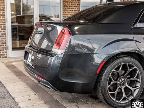 Used 2017 Chrysler 300 S image 12