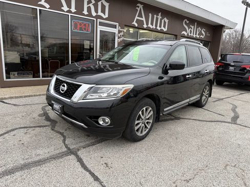 Used 2015 Nissan Pathfinder SL w/ Cargo Package image 2