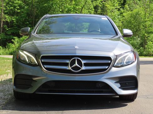 Used 2017 Mercedes-Benz E 300 4MATIC image 16