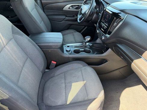 Used 2023 Chevrolet Traverse LT image 15