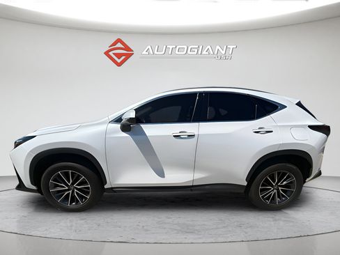 Used 2024 Lexus NX 250 FWD w/ Towing Package (2000 Lbs) image 4