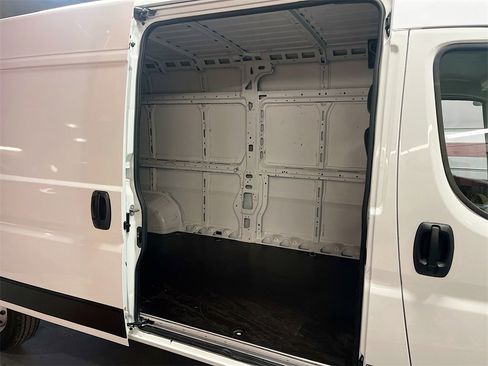 Used 2023 RAM ProMaster 2500 w/ Convenience Group image 23