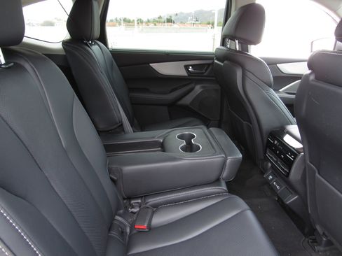 Certified 2023 Acura MDX FWD w/ Technology Package image 12