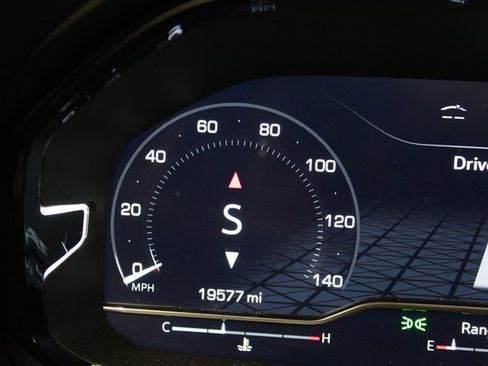 Used 2024 GMC Yukon XL Denali w/ Denali Reserve Package image 18