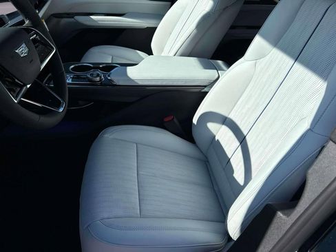 New 2026 Cadillac Lyriq Premium Luxury image 24