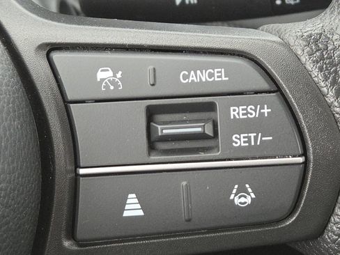 Used 2023 Honda HR-V LX image 5