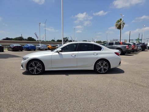 Used 2022 BMW 330i Sedan w/ Convenience Package RWD image 2