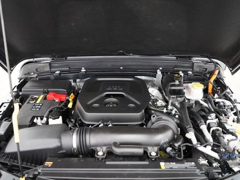 Used 2025 Jeep Wrangler Unlimited Sahara image 81