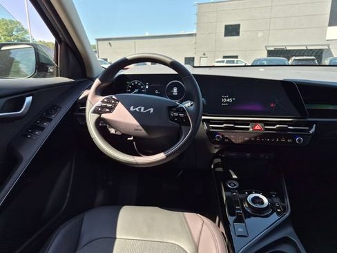 Used 2024 Kia Niro Wind FWD image 13