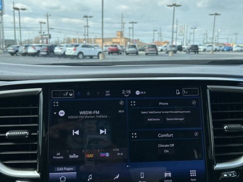 Used 2025 Chrysler Pacifica Select image 32