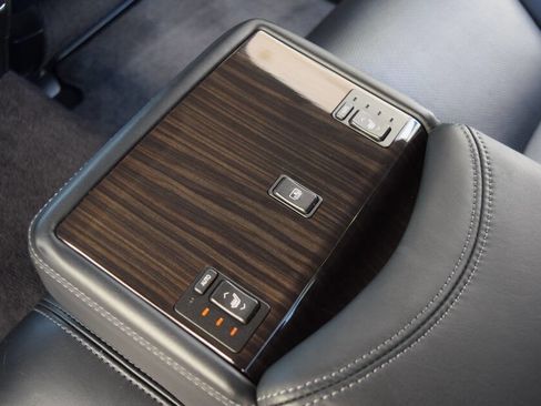 Used 2013 Lexus LS 460 AWD w/ Comfort Pkg image 49