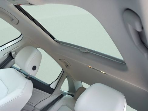 Certified 2024 Volkswagen Jetta SE w/ Panoramic Sunroof Package FWD image 20