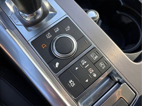 Used 2017 Land Rover Range Rover Sport HSE image 39