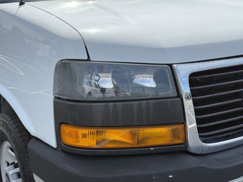 Used 2021 GMC Savana 2500 w/ Driver Convenience Package image 7