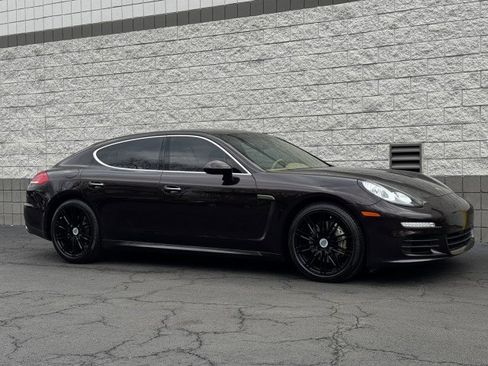 Used 2015 Porsche Panamera S image 17