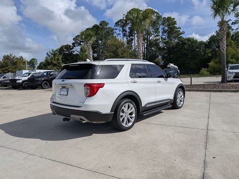 Used 2022 Ford Explorer Platinum w/ Technology Package AWD/4WD image 3