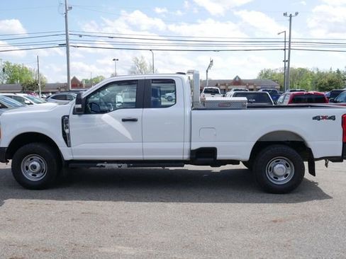 Used 2023 Ford F250 XL w/ F-250 >10K GVWR Package AWD/4WD image 7
