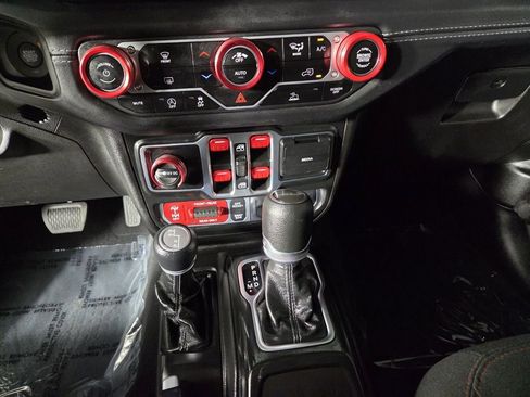 Certified 2025 Jeep Gladiator Rubicon image 22