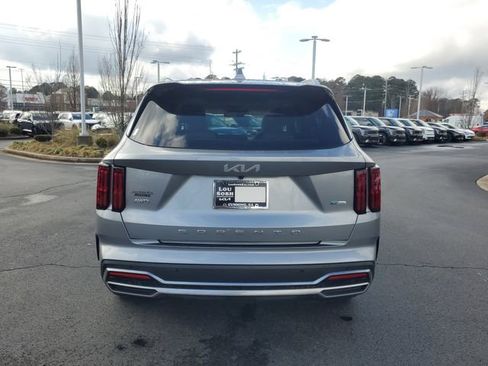 Certified 2022 Kia Sorento SX Prestige w/ Panoramic Sunroof Package image 5