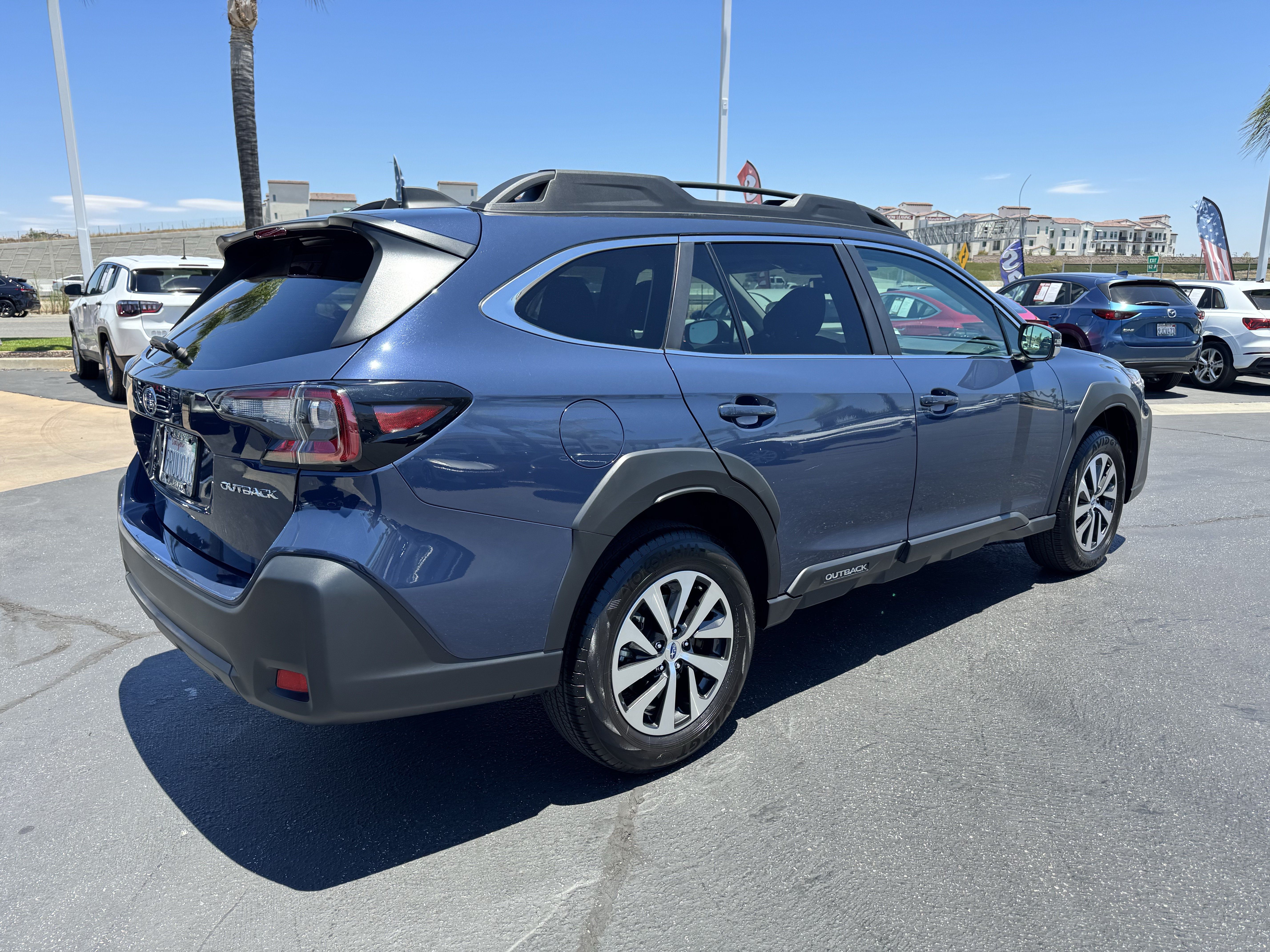 Used 2025 Subaru Outback Premium AWD/4WD image 9