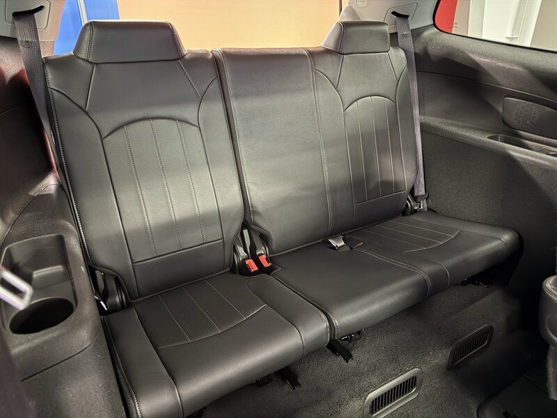 Used 2015 Buick Enclave Leather AWD/4WD image 37
