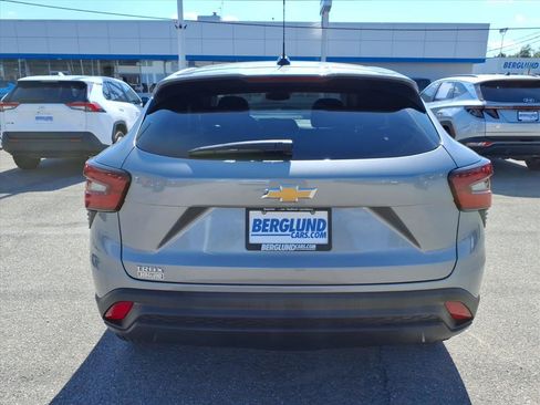 Used 2026 Chevrolet Trax LS w/ Driver Confidence Package FWD image 5