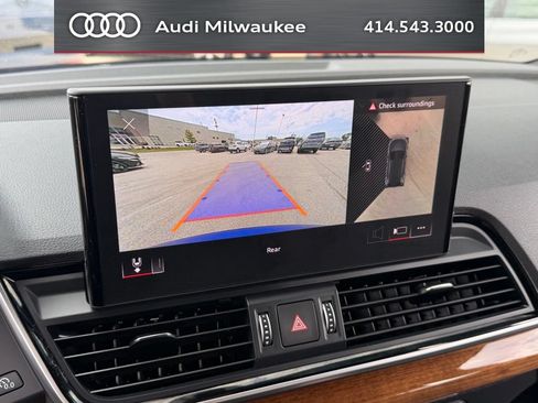 Used 2024 Audi Q5 e Premium Plus w/ Premium Plus Package AWD/4WD image 32