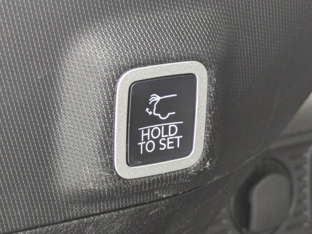 Certified 2025 Jeep Grand Cherokee Summit w/ Obsidian Package AWD/4WD image 13