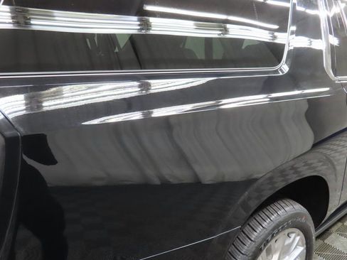 Used 2024 Chevrolet Suburban High Country image 34