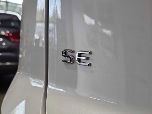 New 2026 Volkswagen Atlas Cross Sport SE image 15