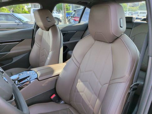 Certified 2026 BMW 530i RWD image 22