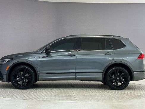 Used 2024 Volkswagen Tiguan SE R-Line FWD image 2