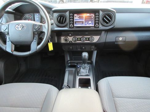 Used 2020 Toyota Tacoma SR AWD/4WD image 17