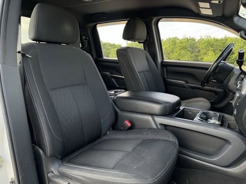 Used 2019 Nissan Titan SV w/ SV Convenience Package AWD/4WD image 31
