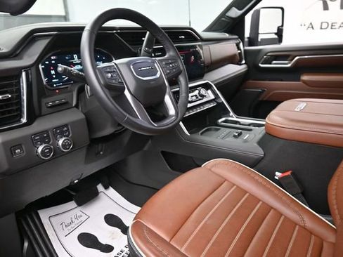 Used 2025 GMC Sierra 2500 Denali Ultimate w/ Max Trailering Package AWD/4WD image 18