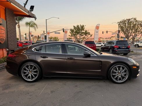 Used 2018 Porsche Panamera 4S image 18