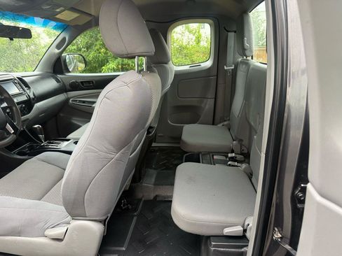 Used 2014 Toyota Tacoma 4x4 Access Cab image 19