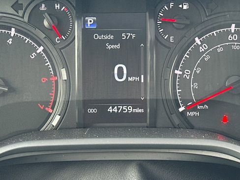 Used 2023 Toyota 4Runner SR5 Premium w/ Moonroof Package image 28