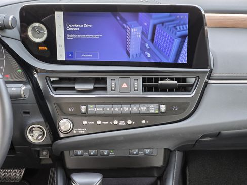 Used 2025 Lexus ES 300h w/ Premium Package image 26