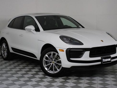 Used 2025 Porsche Macan image 9