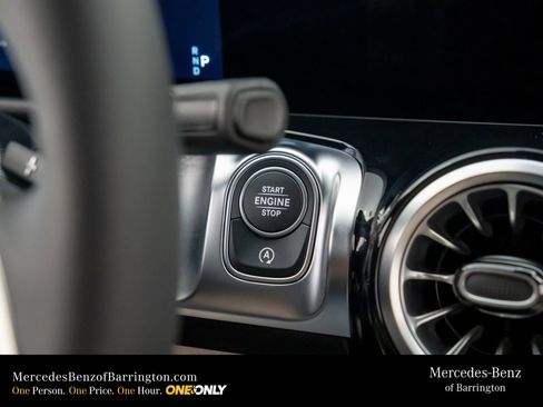 New 2025 Mercedes-Benz GLB 250 4MATIC image 22