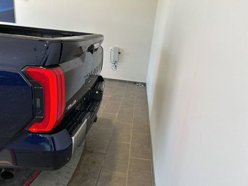 Used 2023 Toyota Tundra Limited w/ Power Package image 5