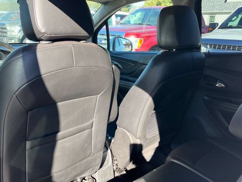 Used 2019 Buick Encore Sport Touring AWD/4WD image 14