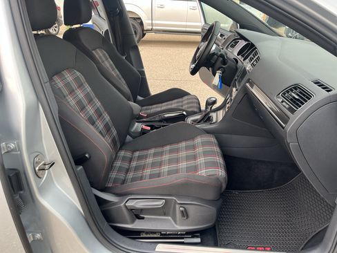 Used 2016 Volkswagen Golf 4-Door FWD image 33