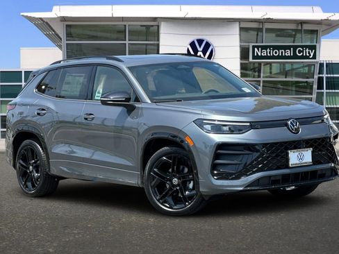 New 2026 Volkswagen Tiguan SE R-Line FWD image 2