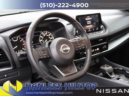 Used 2025 Nissan Rogue SV image 12