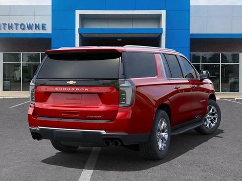 New 2025 Chevrolet Suburban Premier image 4
