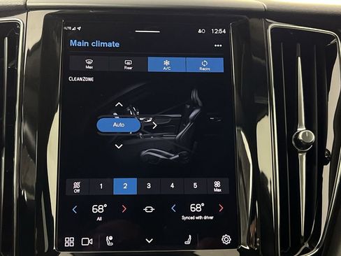 Certified 2025 Volvo XC60 B5 Core w/ Climate Package image 19