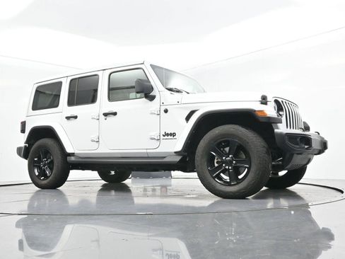 Used 2023 Jeep Wrangler Unlimited Sahara AWD/4WD image 42